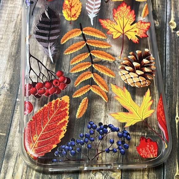 5for$10 Fall Harvest Leafs and Berries IPhone 11 and IPhone XR Phone Case NWT - Picture 3 of 4